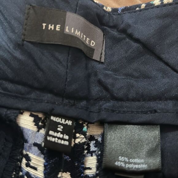 The Limited Blue and White Patterned Shorts size 2 - Picture 3 of 7